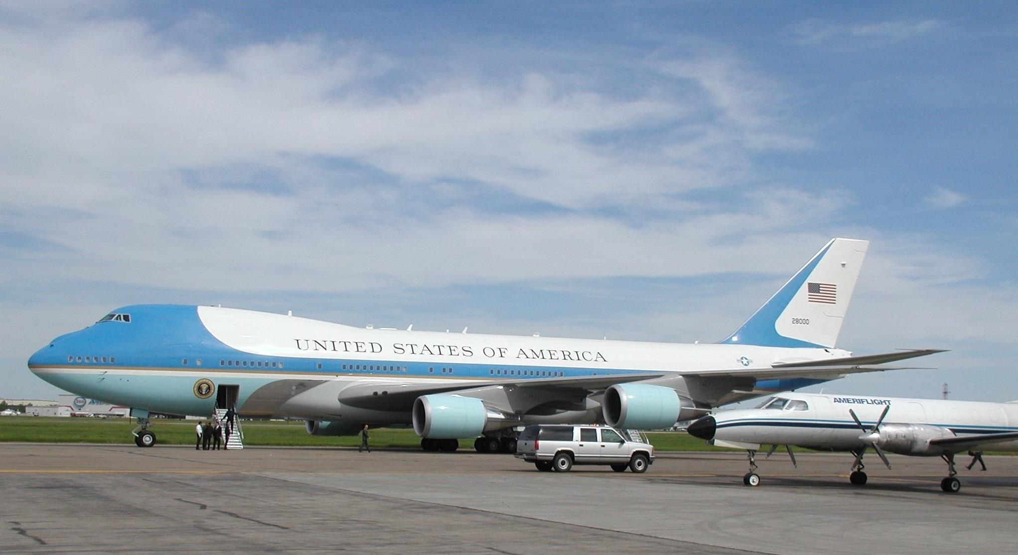 Here’s a throwback! SA227 hanging out next to Air Force One in Montreal. #PresidentsDay